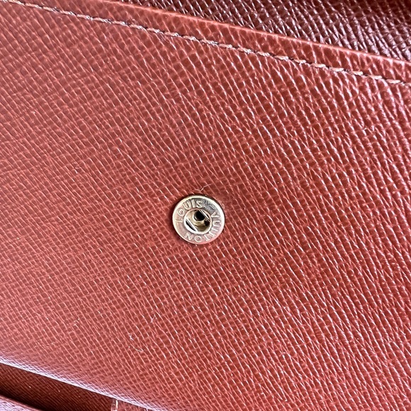 Louis Vuitton Porte Tresor International - Picture 10 of 16